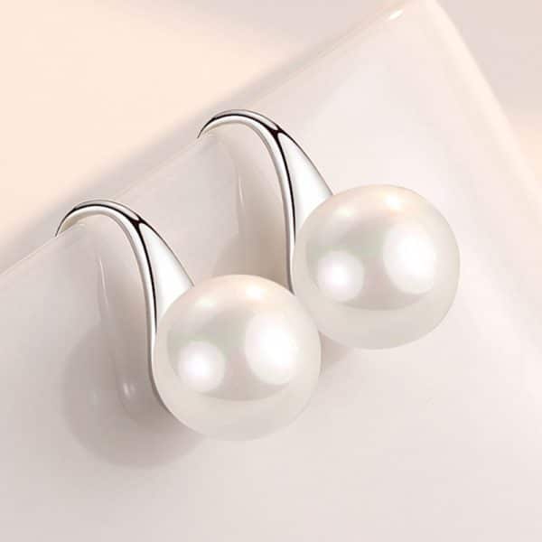 Women's Stylish Water Drop Pearl Earrings
