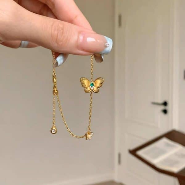 Hollow Butterfly Bracelet Fashion Retro Special Design High Sense