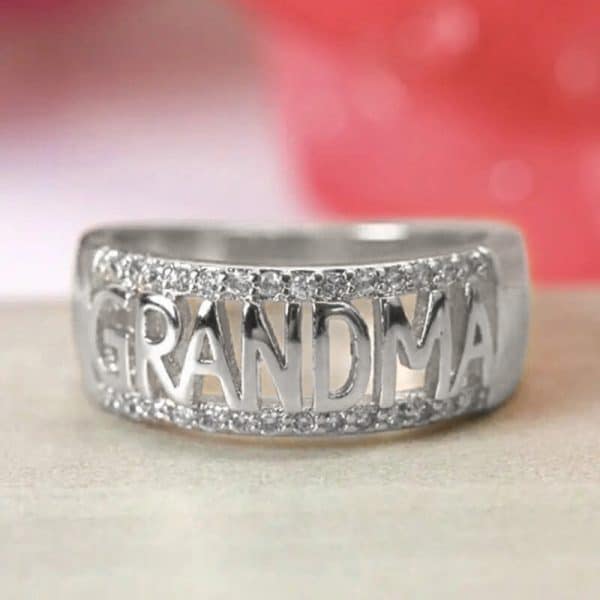 Three-row Combination Geometric Round Four-claw Inlaid Ring