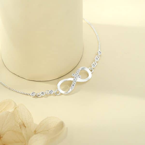 Diamond Studded Pull-out Bracelet With Infinite 8-shaped Design