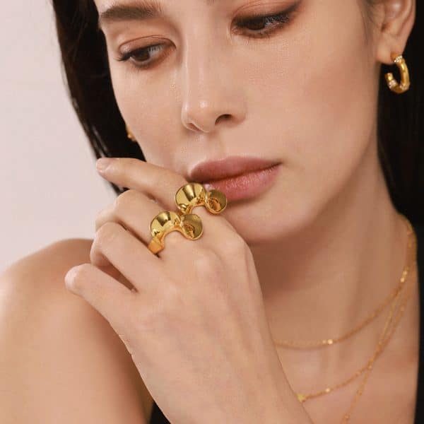 Women's Fashion Geometry Pattern Shaped Twisted Ring