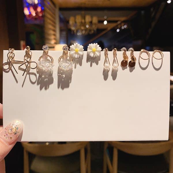 Female earring set