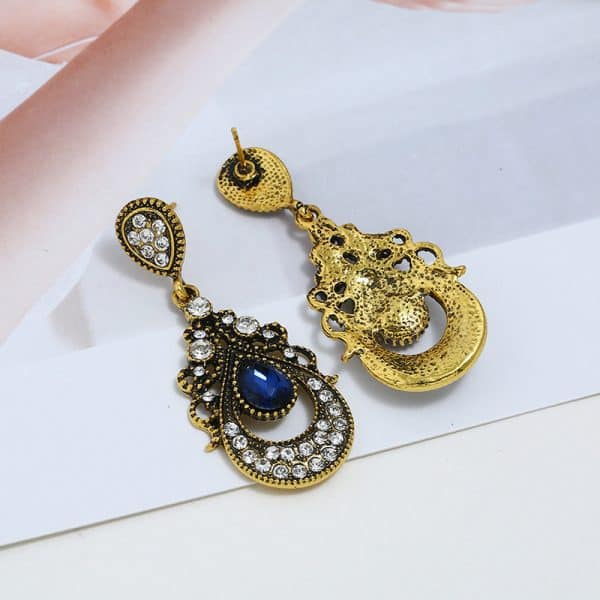 Drop-shaped Retro Alloy Diamond Earrings