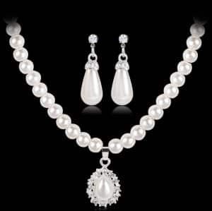 Pearl necklace set