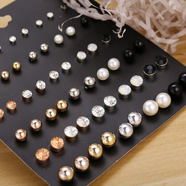 New Female Temperament Earrings Simple And Compact Fashion Set Earrings