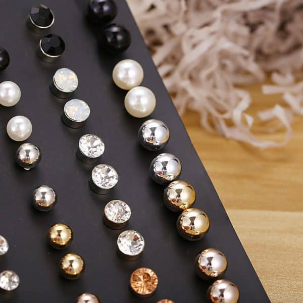 New Female Temperament Earrings Simple And Compact Fashion Set Earrings
