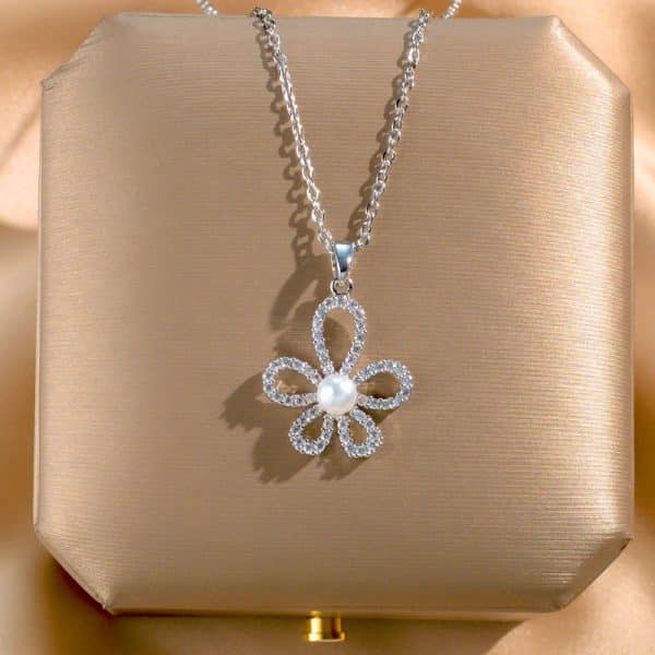 Women's High-grade Silver Pearl SUNFLOWER Necklace