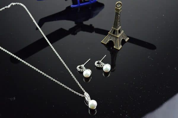 Simple Fashion Necklace Elegant Pearl Women's