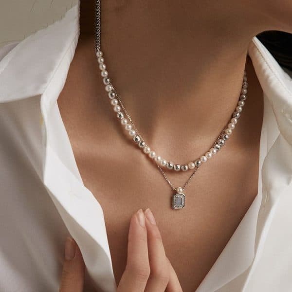Classic Perfume Bottle Niche Design Necklace