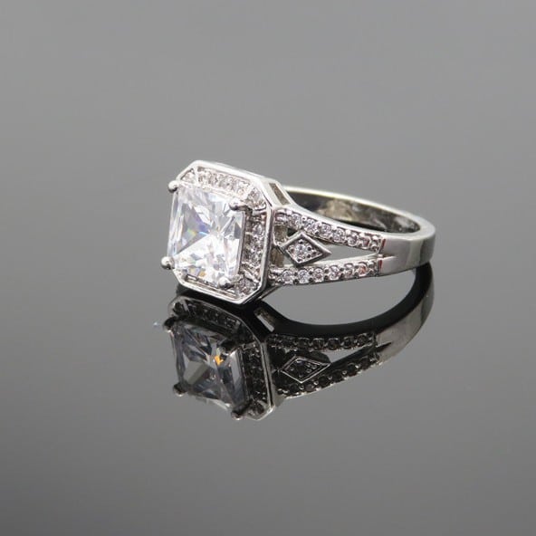 Zircon Ring Women's High-grade Hollow Ornament