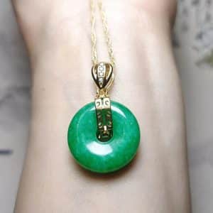 Vacuum Electroplating Emerald Green Dry Green Jade Pendant