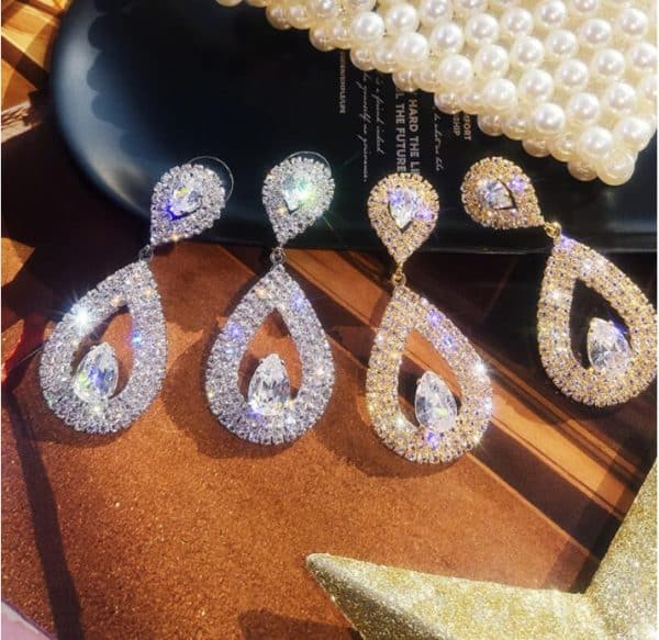 Women's Shiny Diamond-encrusted Drop Earrings