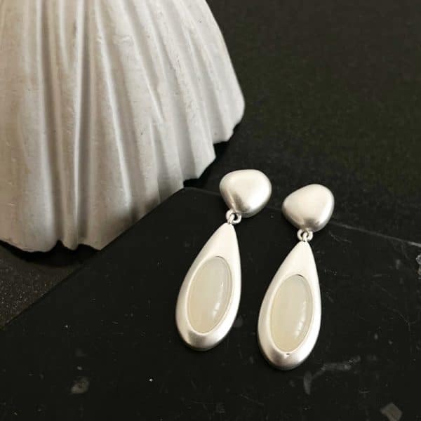 Black And White Water Drop Oval Geometric Earrings