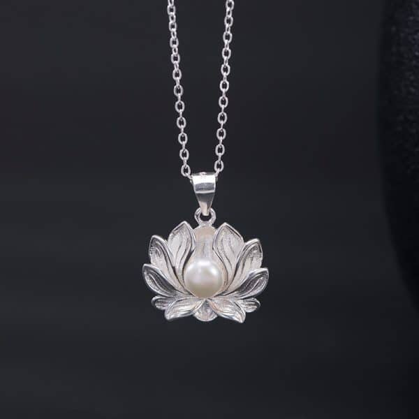 Simple Pearl Flower Fashion Lotus Women's Necklace