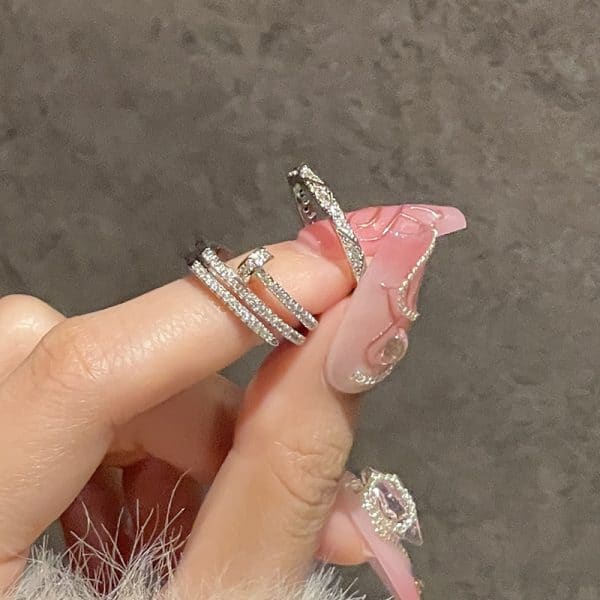 Full Rhinestone Zircon Line Special-interest Design Ring