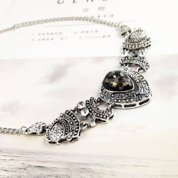Vintage Water Drop Inlaid Gemstone Short Necklace