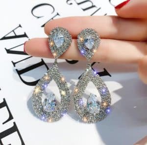 Women's Shiny Diamond-encrusted Drop Earrings