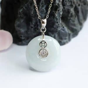 S925 Silver Inlay Natural Emerald Peace Buckle Necklace