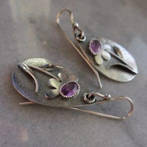 Stylish Water Drop Carved Vintage Earrings