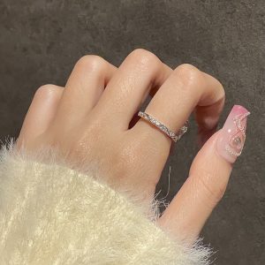 Full Rhinestone Zircon Line Special-interest Design Ring