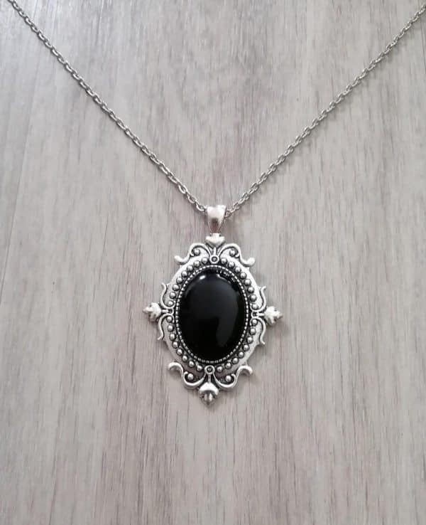 Gothic Vintage Bronze Pendant Necklace Personality