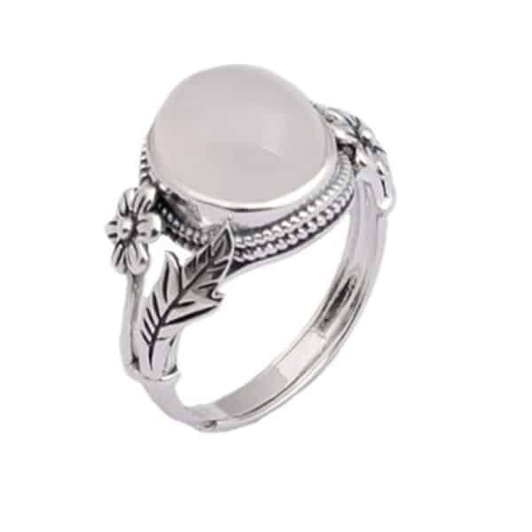 White Chalcedony Vintage Ring Versatile Personality