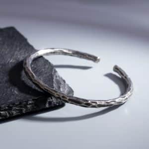 Vintage Distressed Cylindrical Simple Opening Bracelet