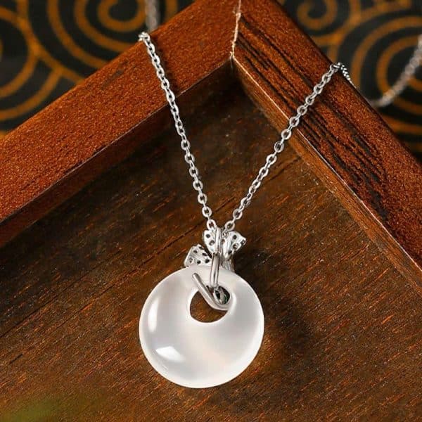 Women High Grade White Ginkgo Necklace