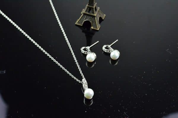 Simple Fashion Necklace Elegant Pearl Women's