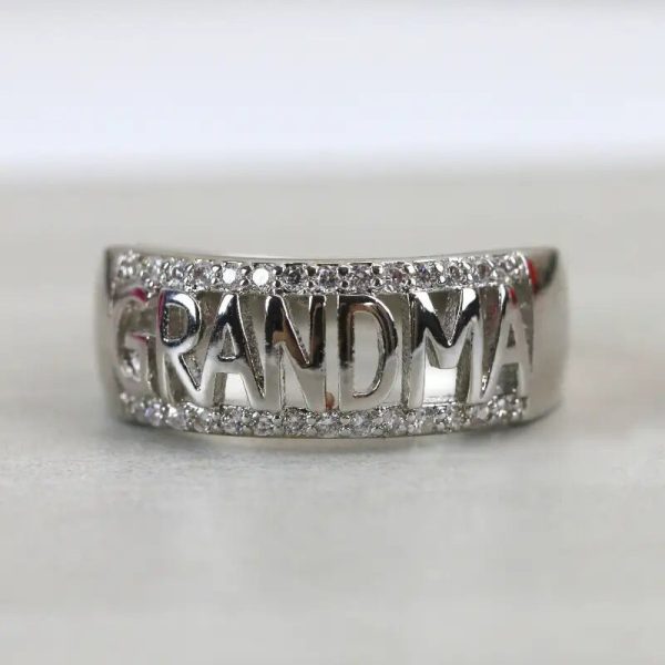 Three-row Combination Geometric Round Four-claw Inlaid Ring