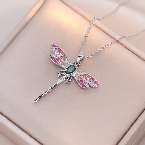 Women's Fashionable Colorful Dragonfly Pendant Necklace