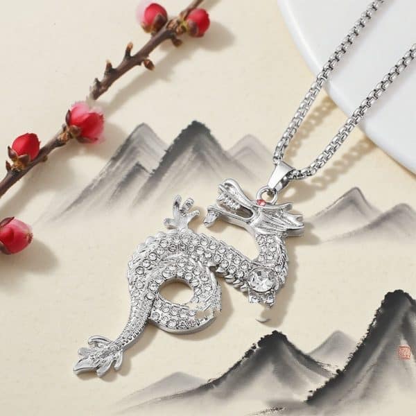 Fashion Vintage Dragon-shaped Red Eye Pendant Necklace