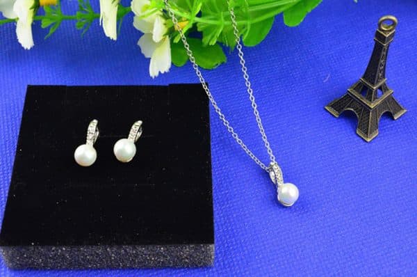 Simple Fashion Necklace Elegant Pearl Women's