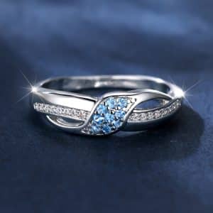 Sea Blue Diamond Edge Inlaid White Diamond Leaves Ring