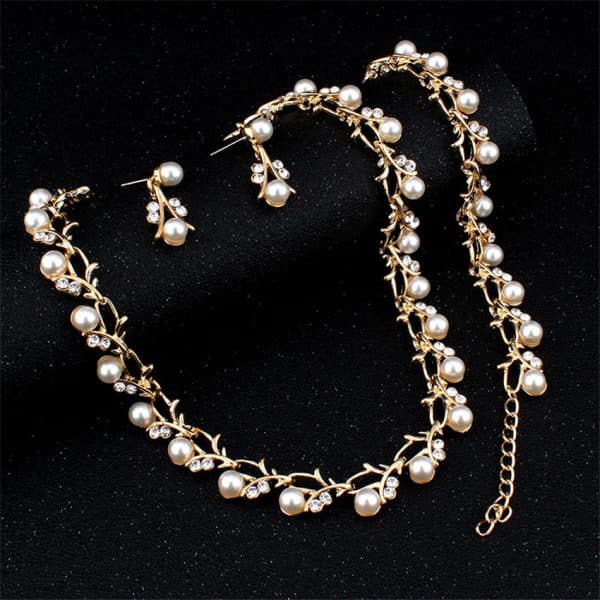 Three-piece women's jewelry set