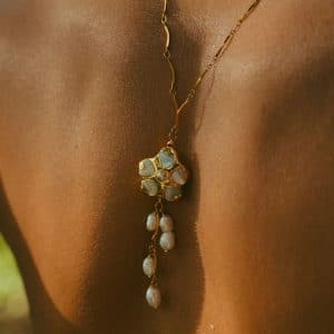 Female Flower Pendant Freshwater Pearl Necklace