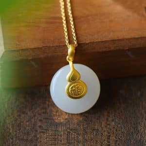 Simple Female White Stone Pendant Necklace