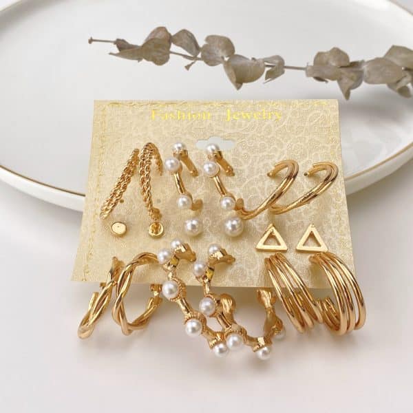Fashion Punk C-shaped Circle Pearl Set Earrings