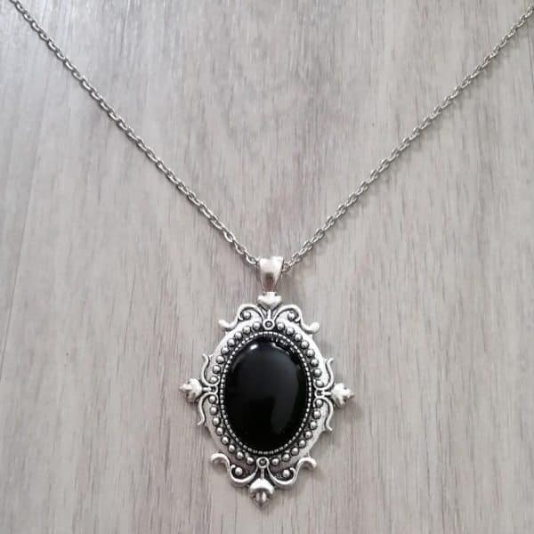 Gothic Vintage Bronze Pendant Necklace Personality