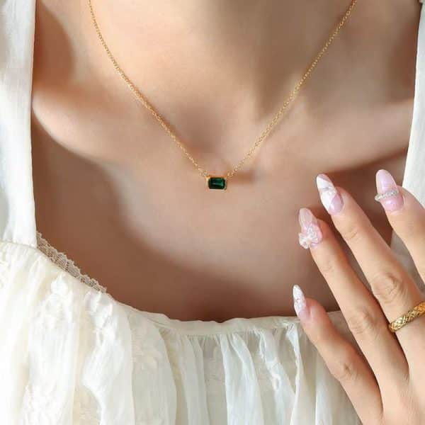 Women's Gold-plated Inlaid Lvzuan Pendant Necklace