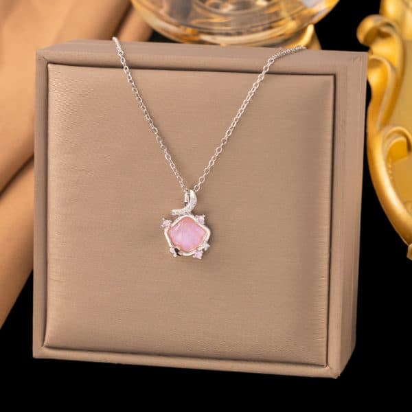 Shell Pendant Fashion Necklace For Women