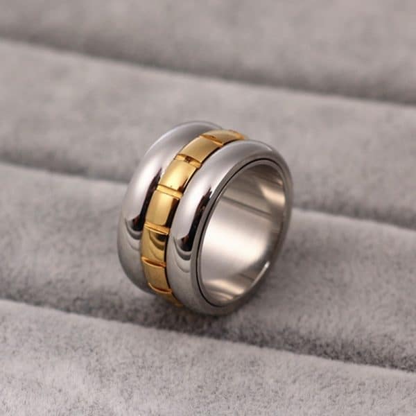 Ultra-wide Titanium Steel Knuckle Tail Can Be Rotatable Ring