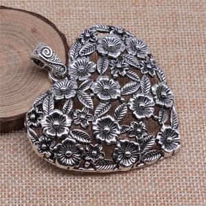 Hollow Flower Love Pendant European And American