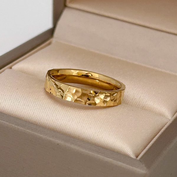 Popular Titanium Steel Beating Pattern Ring Unisex