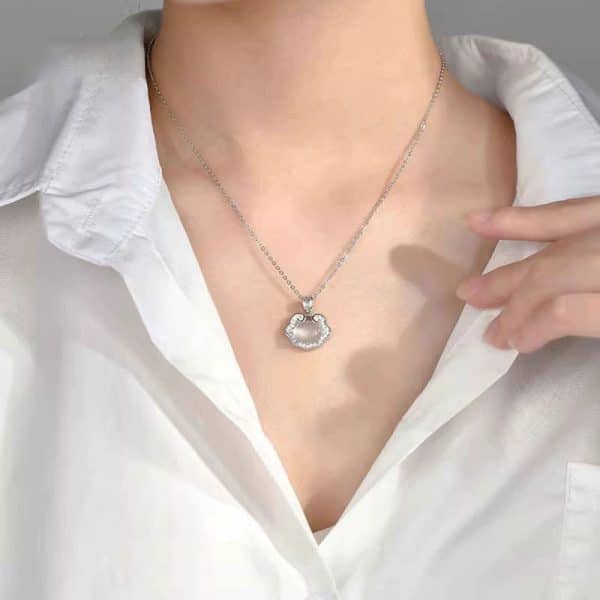 Chalcedony Special Design All-match Safety Lock Necklace