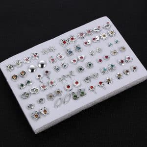 Plastic Earrings Set With Colored Diamond