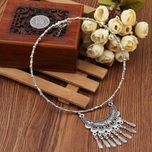 New Retro Ethnic Style Moon Carved Collar