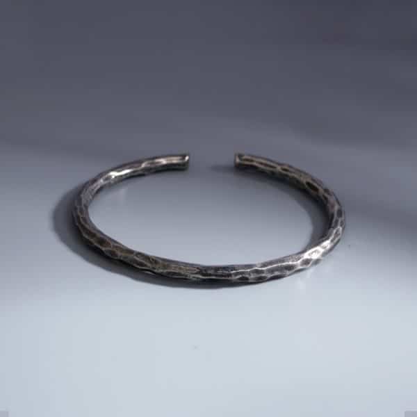 Vintage Distressed Cylindrical Simple Opening Bracelet