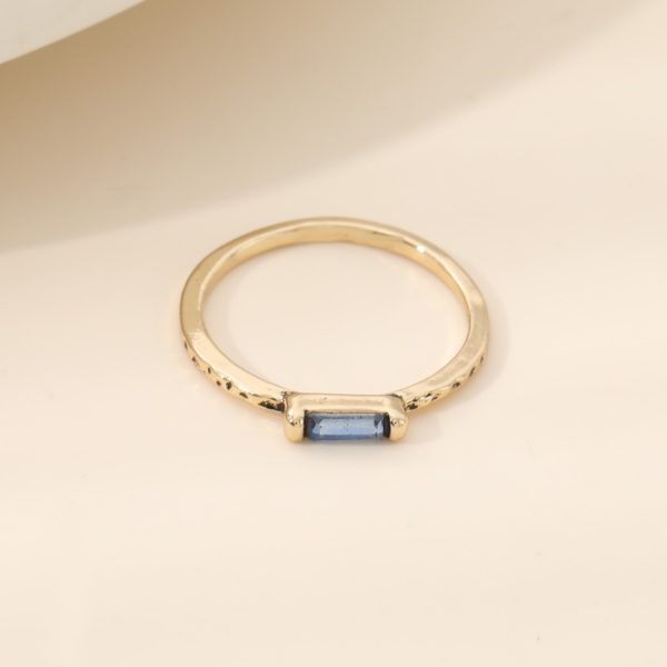 18K Gold White Zircon Ring Simple And Stylish Women