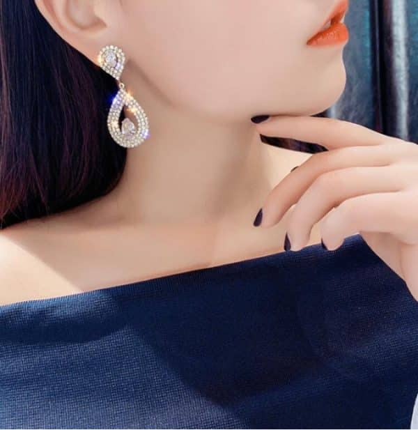 Women's Shiny Diamond-encrusted Drop Earrings
